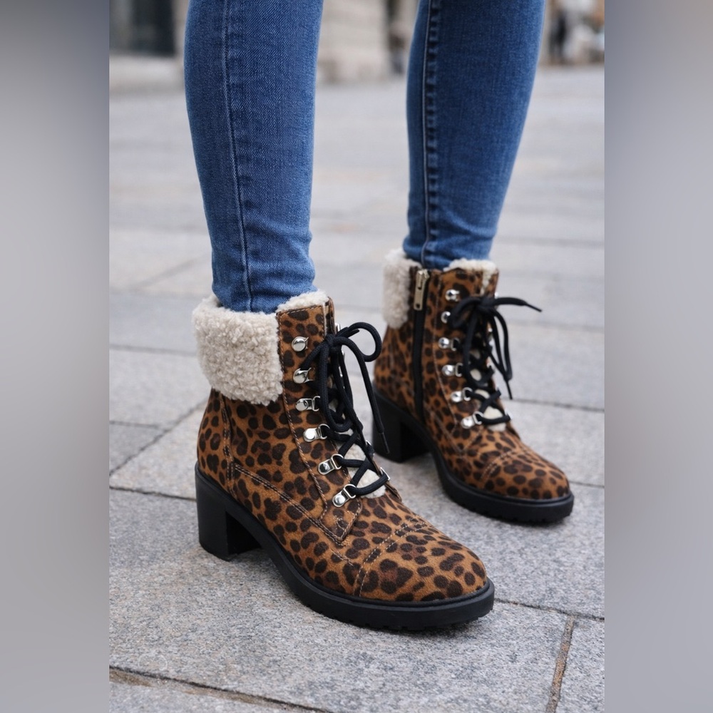 Marc Fisher Hiker Lace-Up Ankle Boots size 8.5